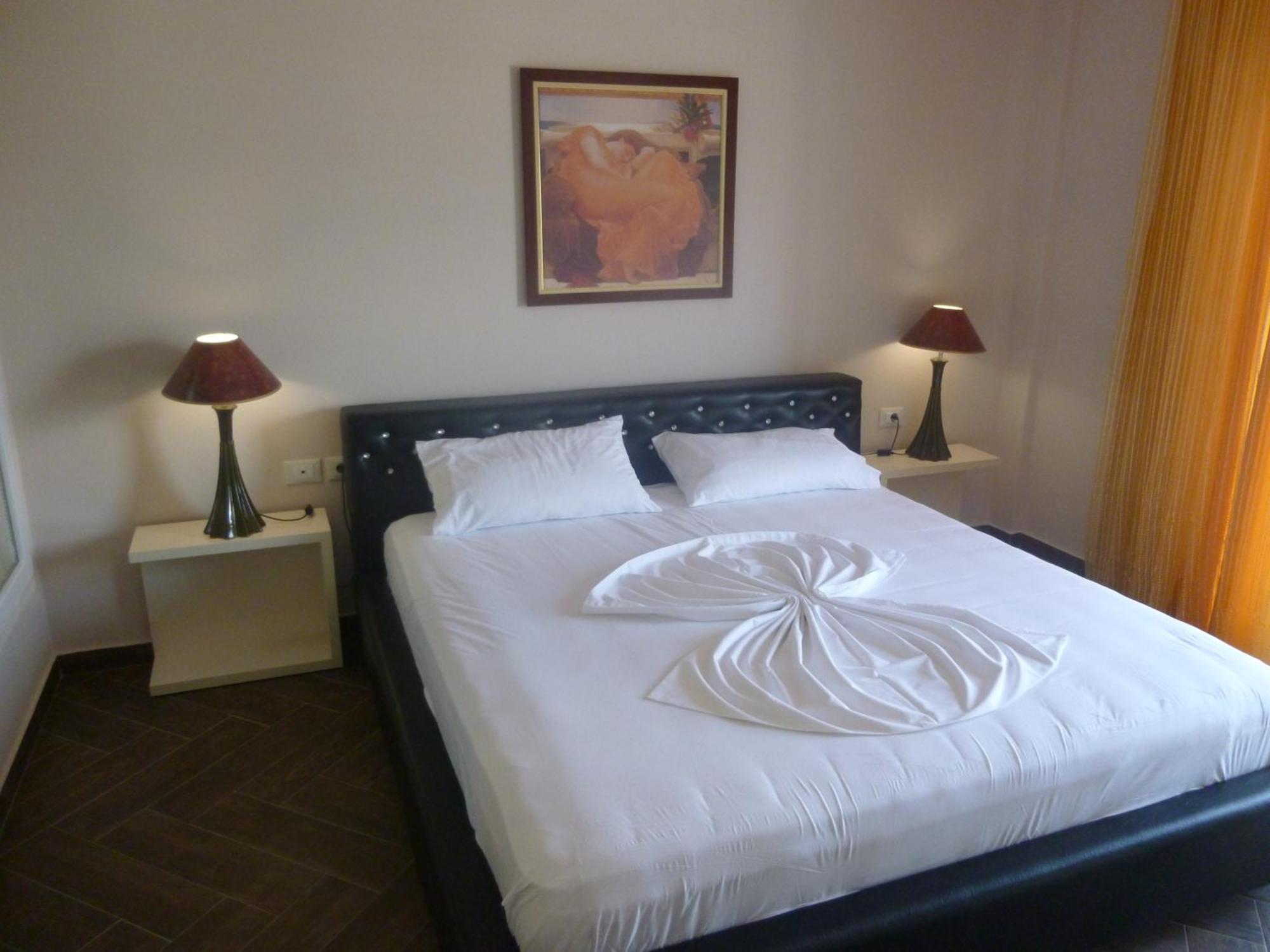 Villamaria Hotel Zverneci Buitenkant foto